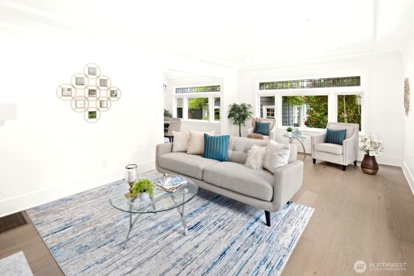 Property photo for 2500 Lorentz Place N, Seattle photo 4
