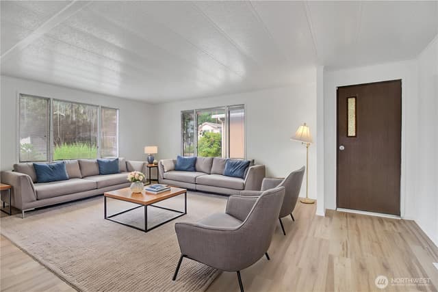 Property photo for 5001 180th Street SW #10, Lynnwood photo 2