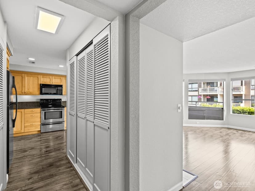 Property photo for 1113 5th Avenue S #207, Edmonds photo 8