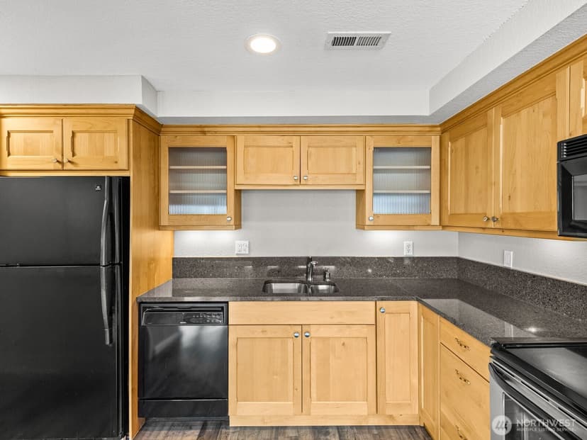 Property photo for 1113 5th Avenue S #207, Edmonds photo 6