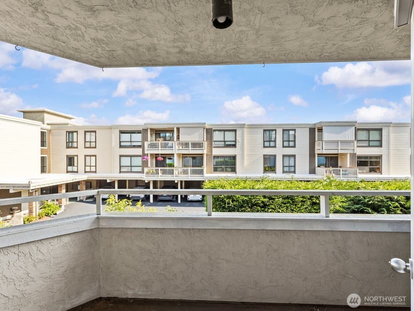 Property photo for 1113 5th Avenue S #207, Edmonds photo 4