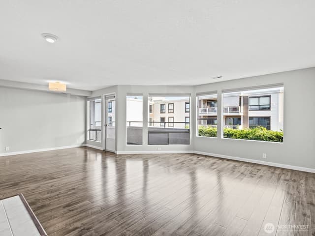 Property photo for 1113 5th Avenue S #207, Edmonds photo 2