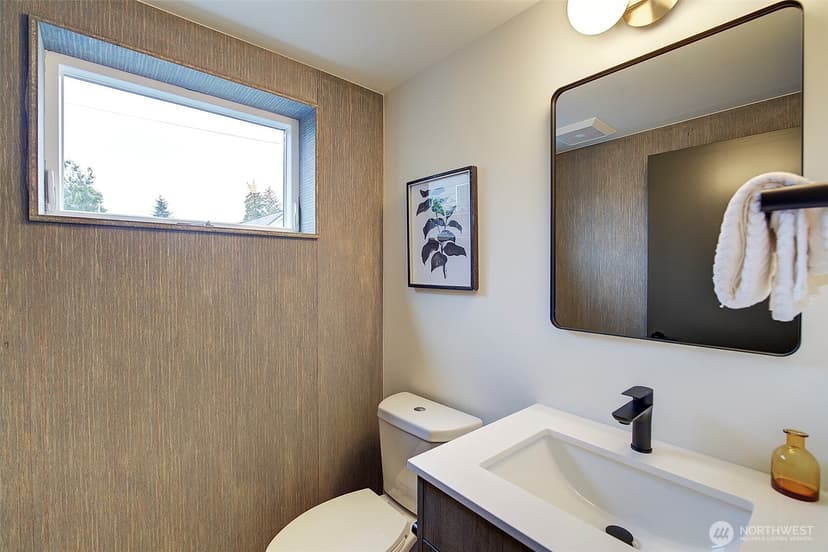 Property photo for 7914 34th Avenue SW, Seattle photo 6