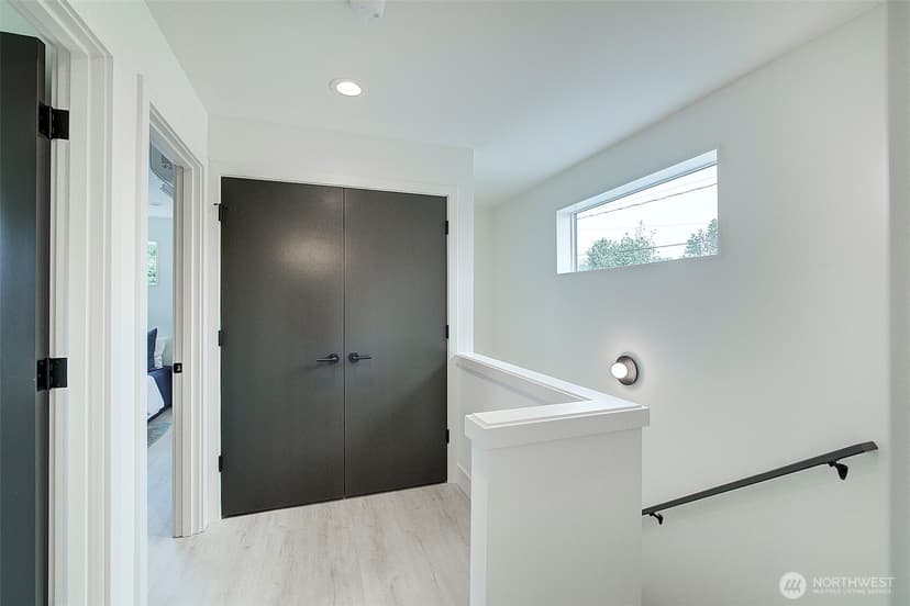 Property photo for 7914 34th Avenue SW, Seattle photo 11
