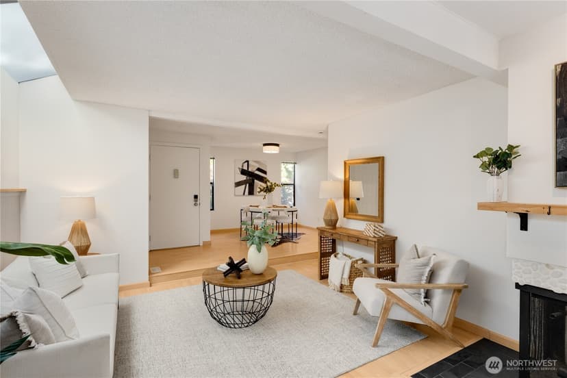 Property photo for 10919 NE 35th Place #4, Bellevue photo 4