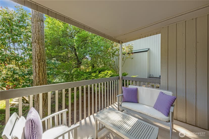 Property photo for 10919 NE 35th Place #4, Bellevue photo 16