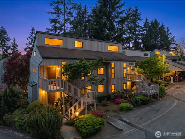 Property photo for 10919 NE 35th Place #4, Bellevue