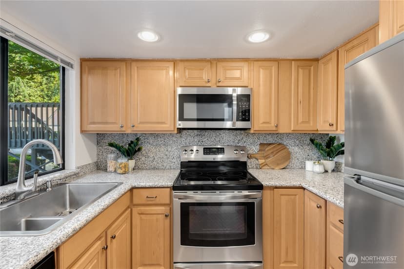 Property photo for 10919 NE 35th Place #4, Bellevue photo 10