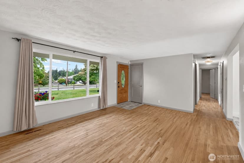 Property photo for 10521 50th Avenue E, Tacoma photo 7