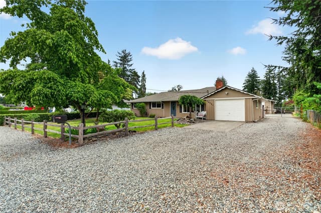 Property photo for 10521 50th Avenue E, Tacoma photo 2