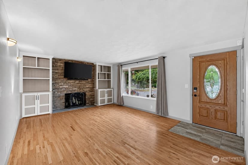 Property photo for 10521 50th Avenue E, Tacoma photo 6