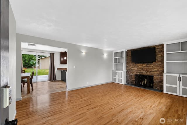 Property photo for 10521 50th Avenue E, Tacoma photo 5