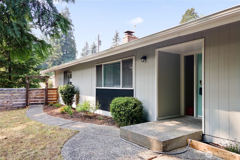 Property photo for 10511 Cedrona Street SW, Lakewood photo 2