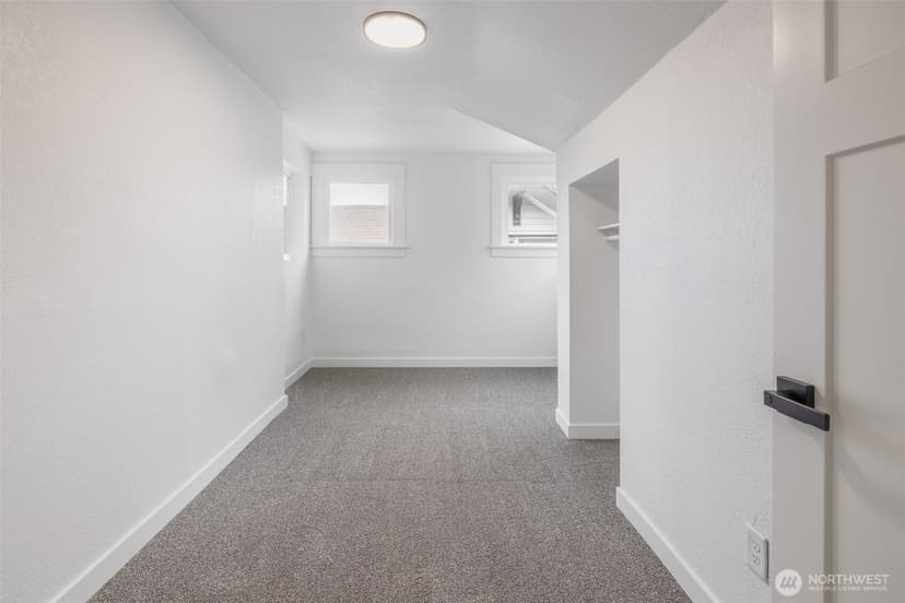 Property photo for 949 S Ridgewood Avenue, Tacoma photo 18