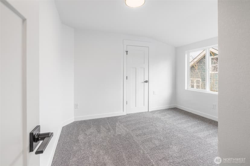 Property photo for 949 S Ridgewood Avenue, Tacoma photo 24