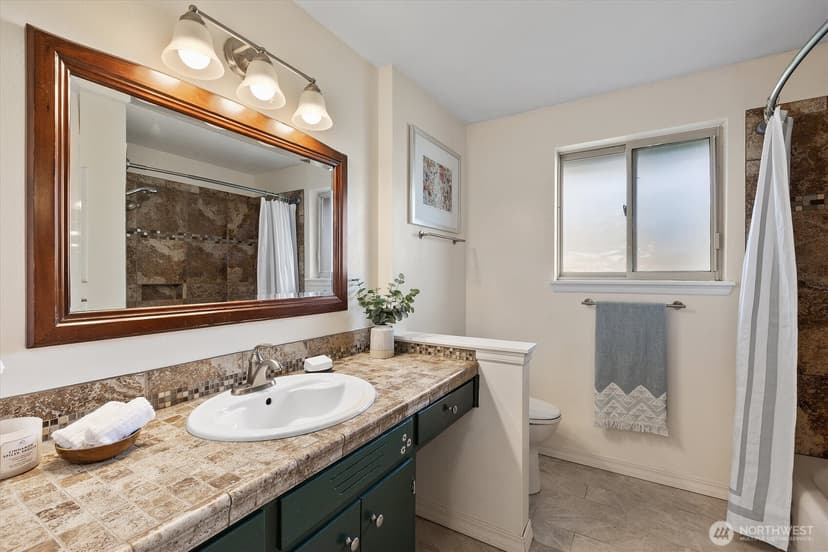 Property photo for 15837 7th Avenue SW, Burien photo 20