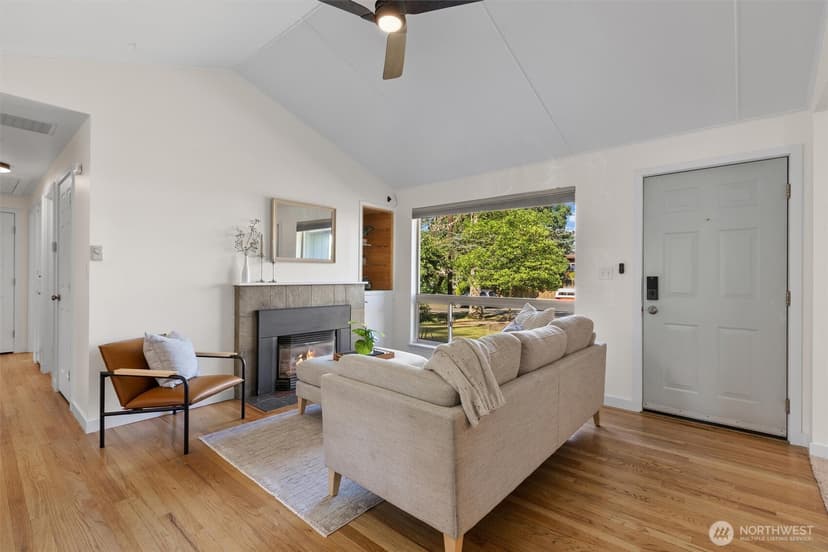Property photo for 15837 7th Avenue SW, Burien photo 5