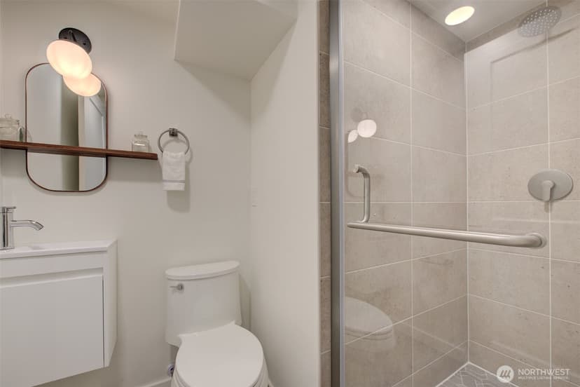 Property photo for 4303 NE 24th Street, Renton photo 18
