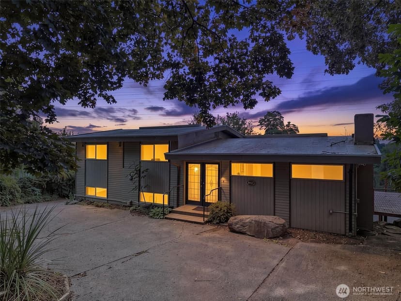 Property photo for 9656 Beacon Avenue S, Seattle