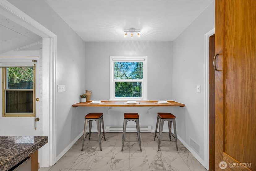 Property photo for 2301 Delmar Drive E, Seattle photo 8