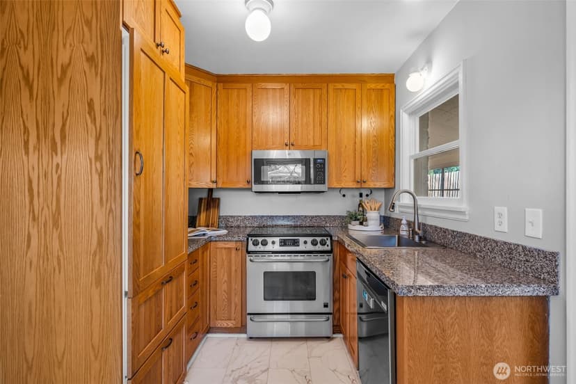Property photo for 2301 Delmar Drive E, Seattle photo 7