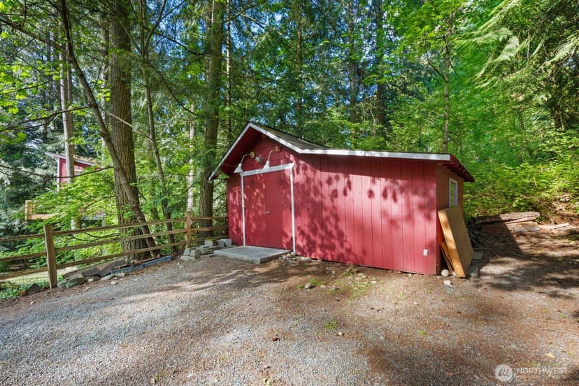 Property photo for 16464 239th Avenue SE, Issaquah photo 34
