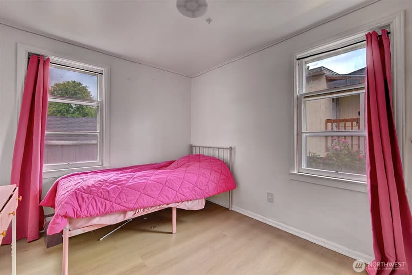 Property photo for 13504 35th Avenue S, Tukwila photo 14