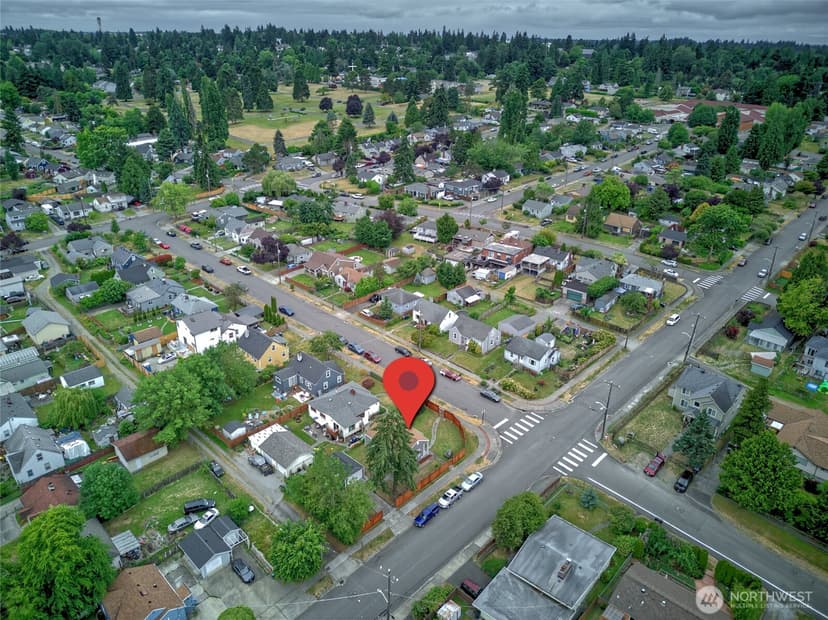 Property photo for 13504 35th Avenue S, Tukwila photo 29
