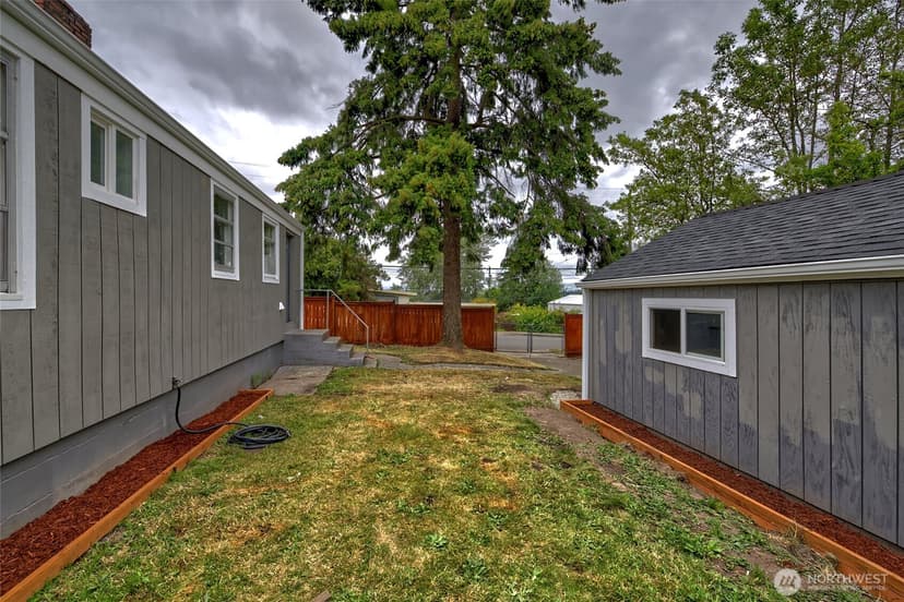 Property photo for 13504 35th Avenue S, Tukwila photo 19