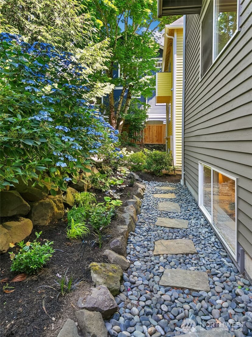 Property photo for 1426 18th Avenue, Seattle photo 27