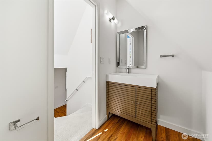 Property photo for 1426 18th Avenue, Seattle photo 14
