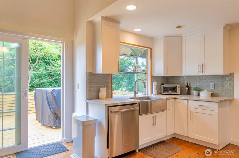 Property photo for 13936 SE 158th Street, Renton photo 12