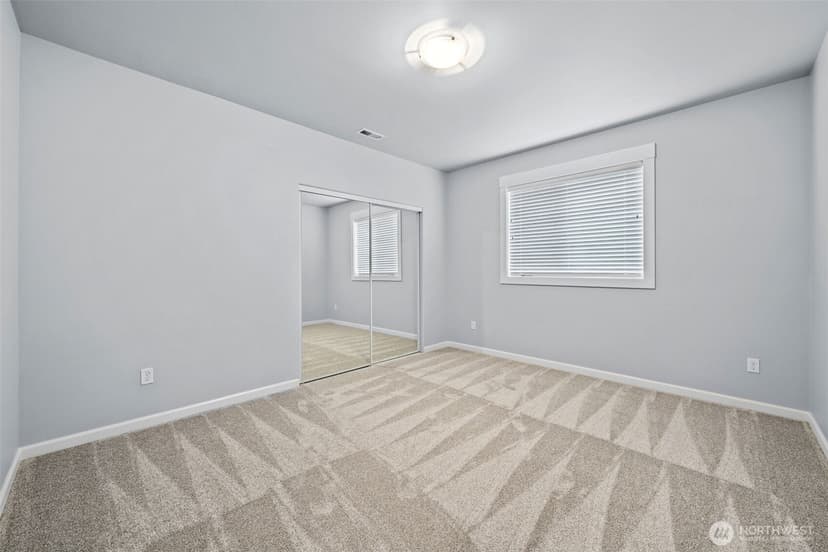 Property photo for 21008 7th Avenue S, Des Moines photo 31