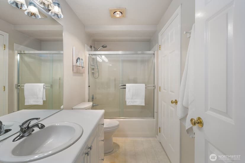 Property photo for 9494 Redmond Woodinville Road NE #B102, Redmond photo 26