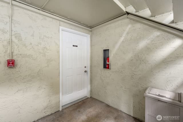 Property photo for 9494 Redmond Woodinville Road NE #B102, Redmond photo 3