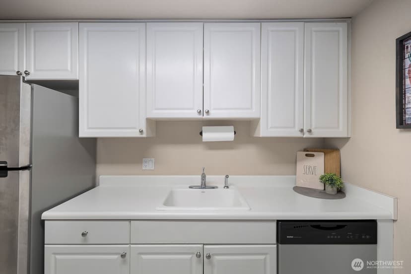 Property photo for 9494 Redmond Woodinville Road NE #B102, Redmond photo 16