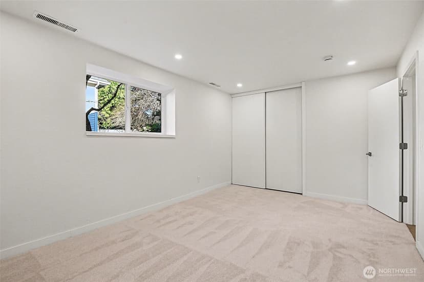 Property photo for 6560 W Mercer Way, Mercer Island photo 19