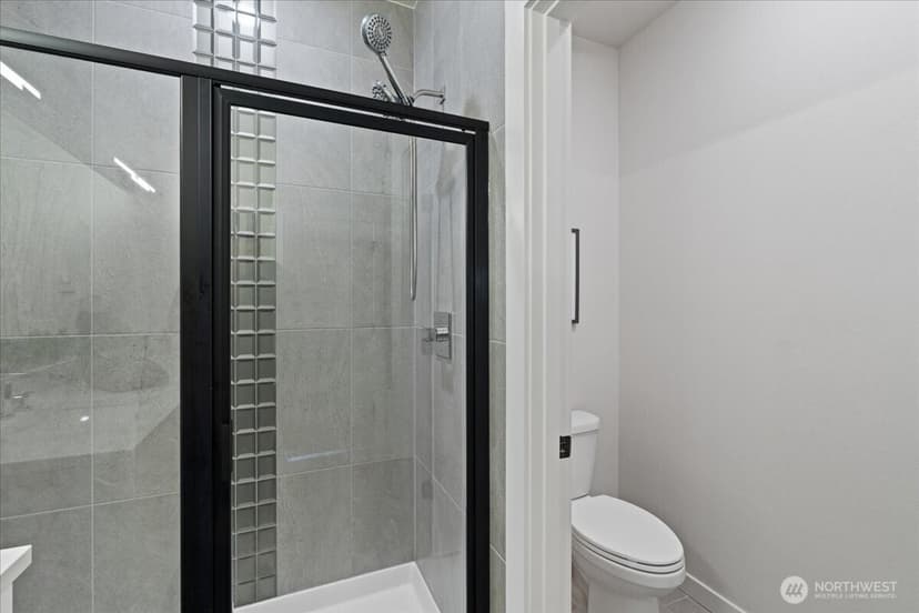 Property photo for 17335 90th Drive NE #B, Bothell photo 24