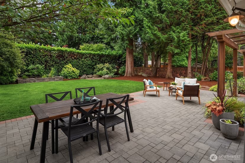 Property photo for 4712 90th Avenue SE, Mercer Island photo 3