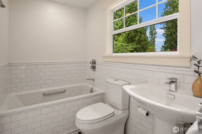 Property photo for 4712 90th Avenue SE, Mercer Island photo 25