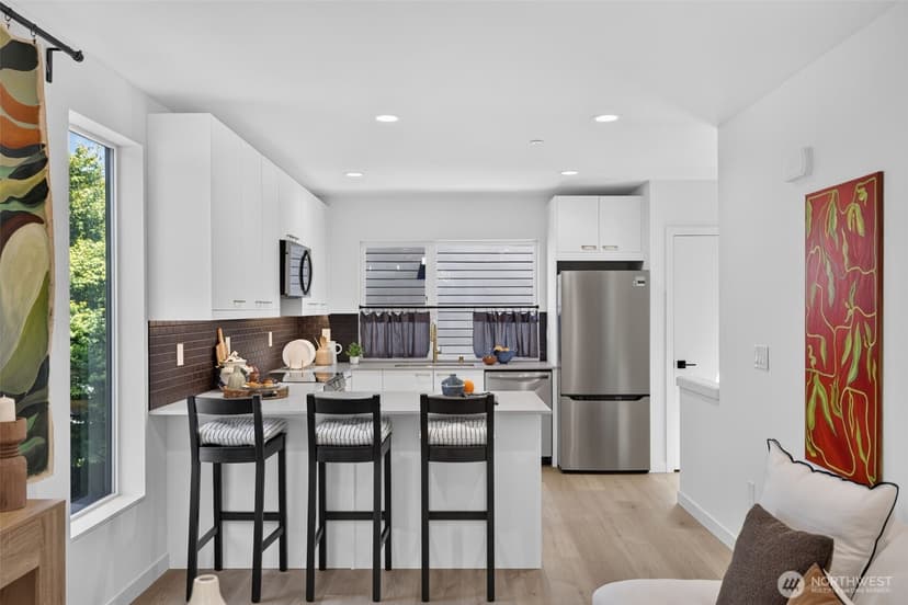 Property photo for 4107 25th Avenue SW, Seattle photo 12