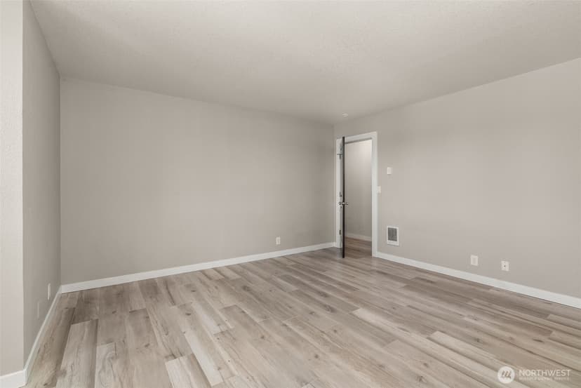 Property photo for 4840 N Island Drive E, Bonney Lake photo 19