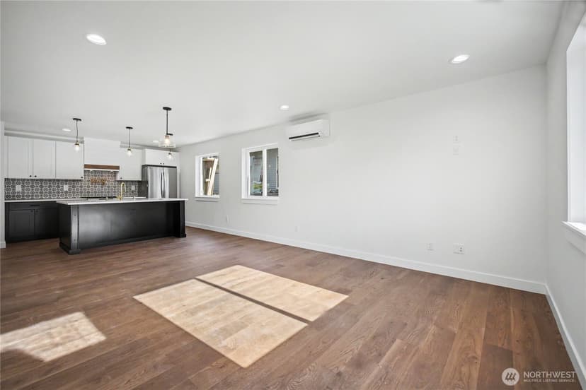 Property photo for 5610 Rockefeller Avenue #2, Everett photo 3