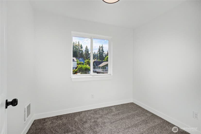 Property photo for 5610 Rockefeller Avenue #2, Everett photo 9