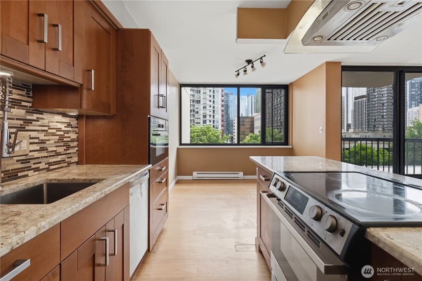 Property photo for 2100 3rd Avenue #506, Seattle photo 15