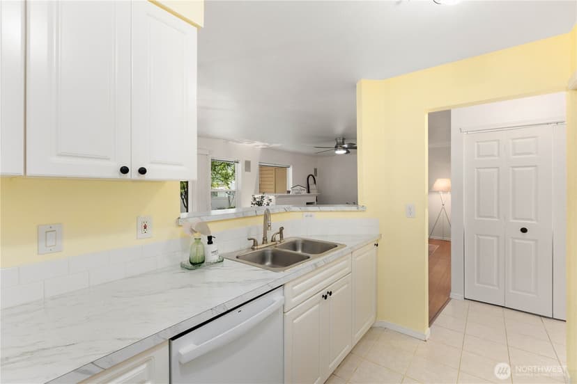 Property photo for 11518 12th Avenue W #D101, Everett photo 13