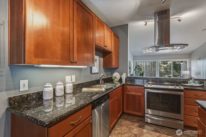 Property photo for 130 105th Avenue SE #C-316, Bellevue photo 6