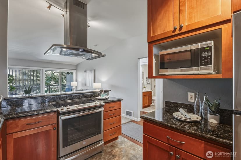 Property photo for 130 105th Avenue SE #C-316, Bellevue photo 5