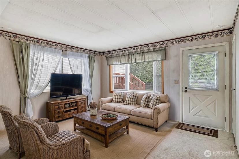 Property photo for 17044 Woodcrest Drive NE, Bothell photo 13
