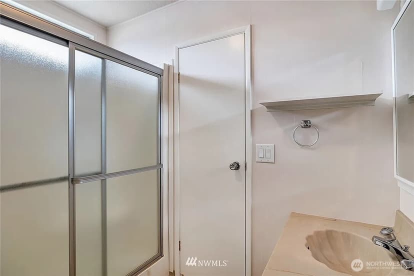 Property photo for 17044 Woodcrest Drive NE, Bothell photo 16